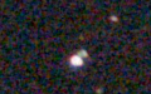 After, 4 times enlarged: the trail is gone, the bright star is kept, the faint star has a green tint